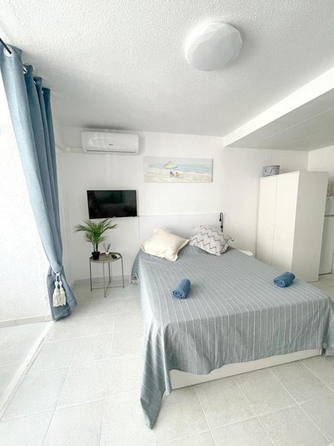 Studio Flat 150M Away From Beach Торевьиа Экстерьер фото